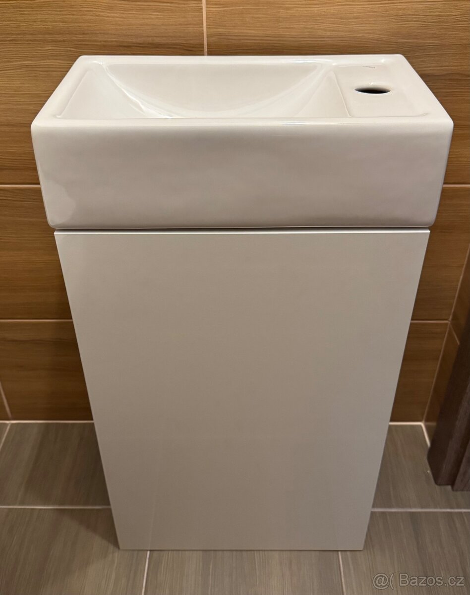 Jika - skrinka s umyvatkem