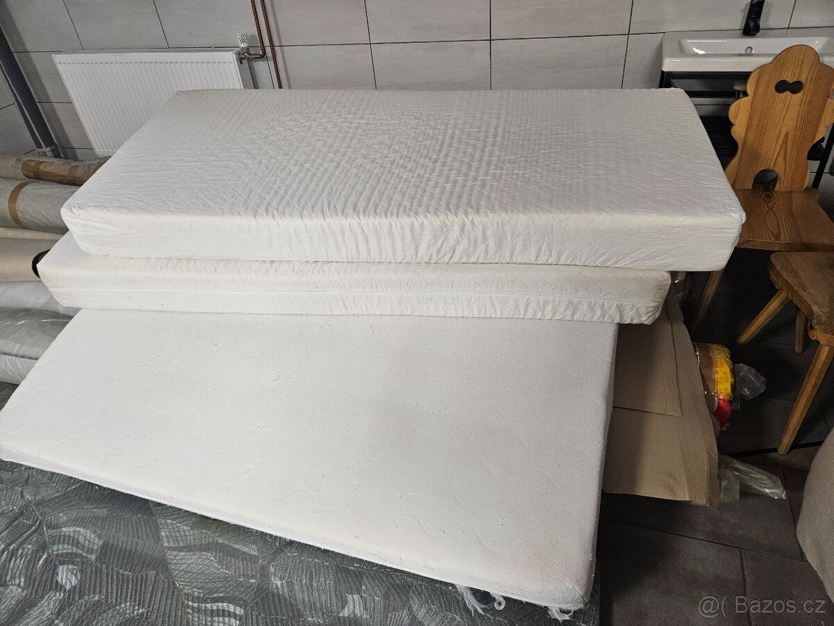 Prodám zánovní matraci 180x200