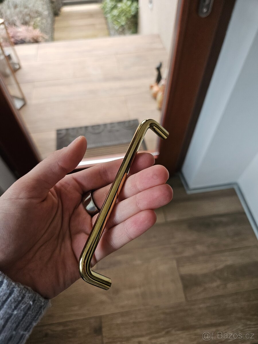 Úchytky 128 mm zlaté