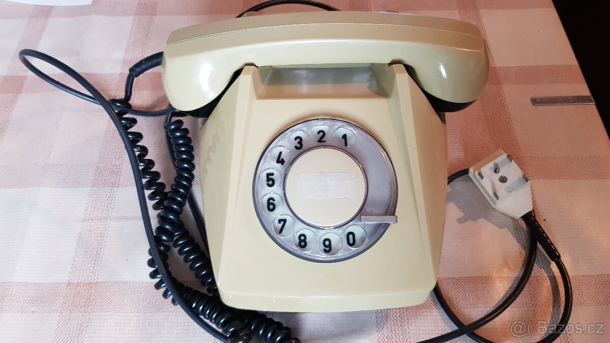 Retro telefon vytáčecí Tesla 1981