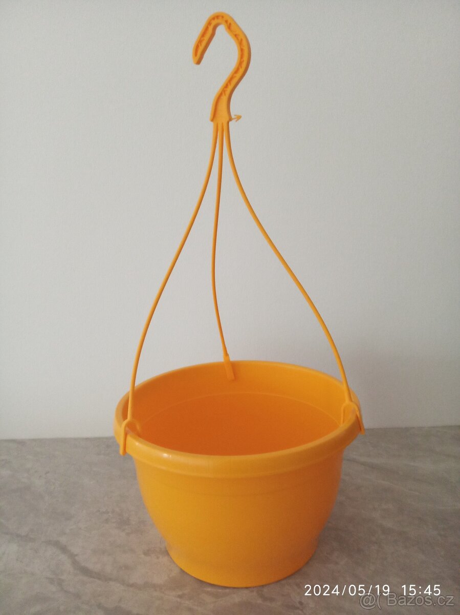 Nový závěsný květináč