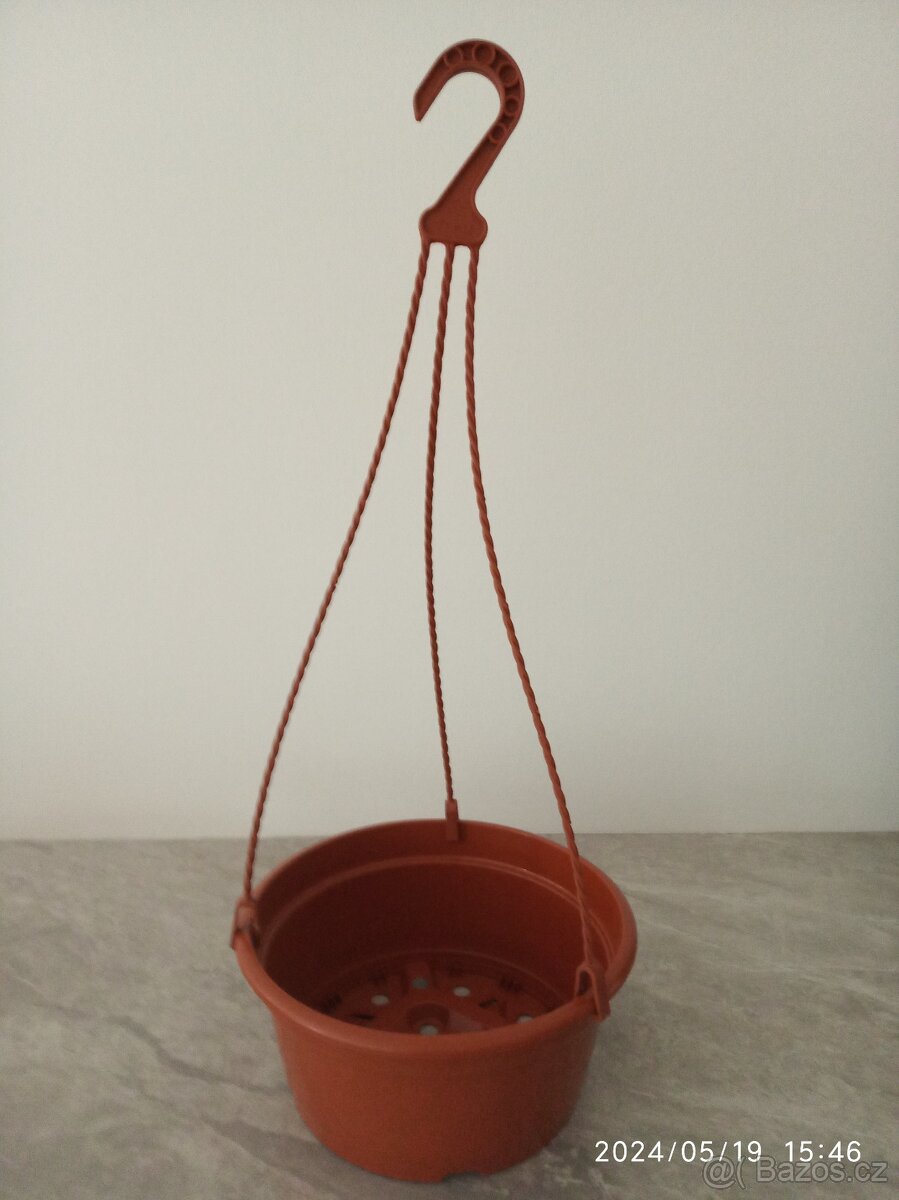 Závěsný květináč