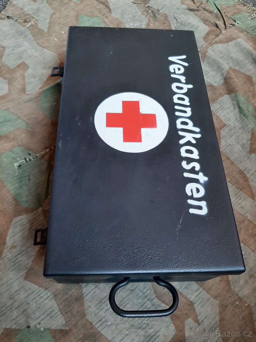 Verbandkasten WW2 - plechová německá lékárnička
