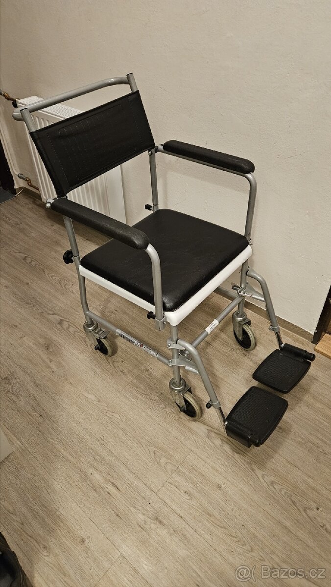 Mobilní toaletní křeslo