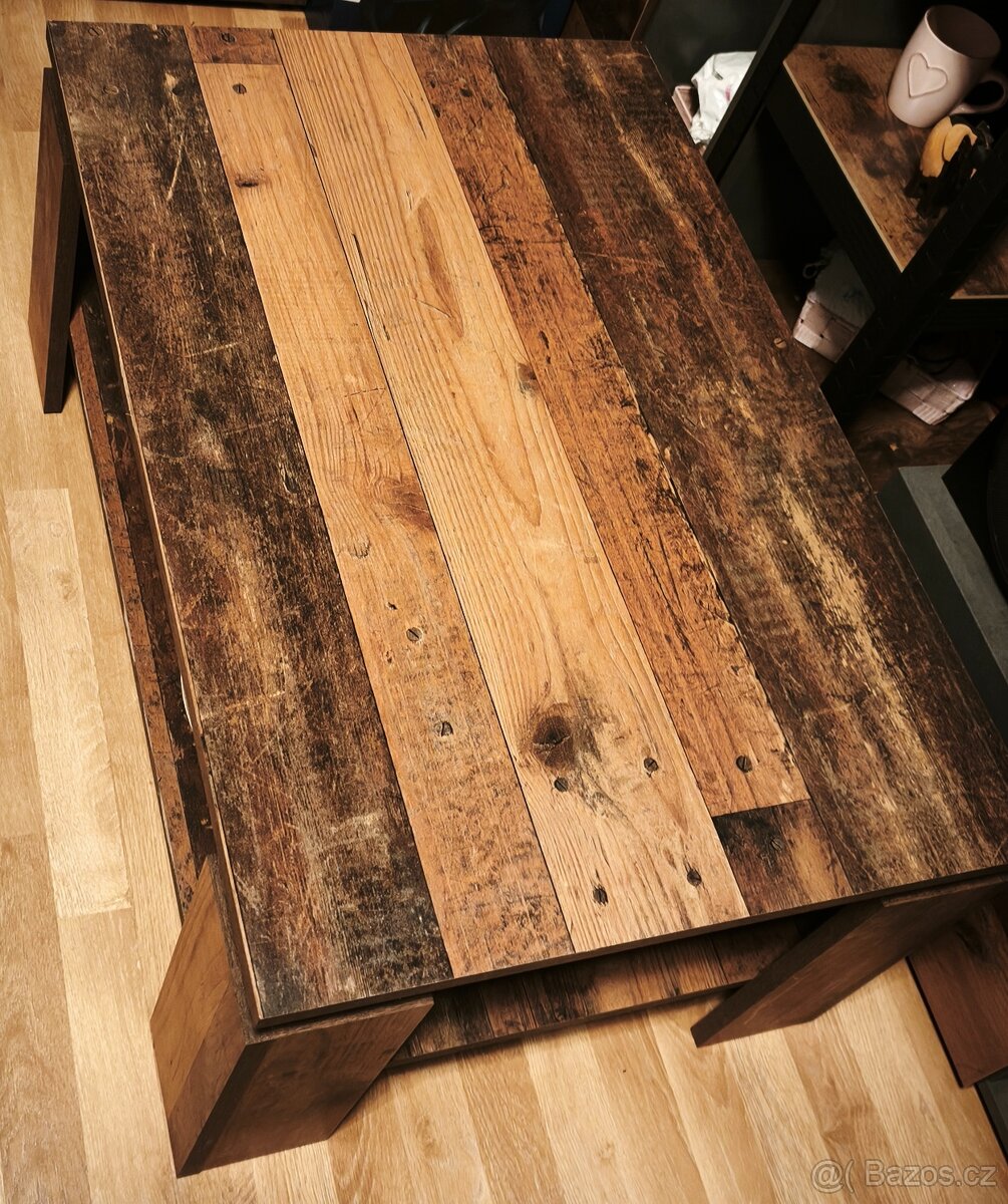 Konferenční stolek