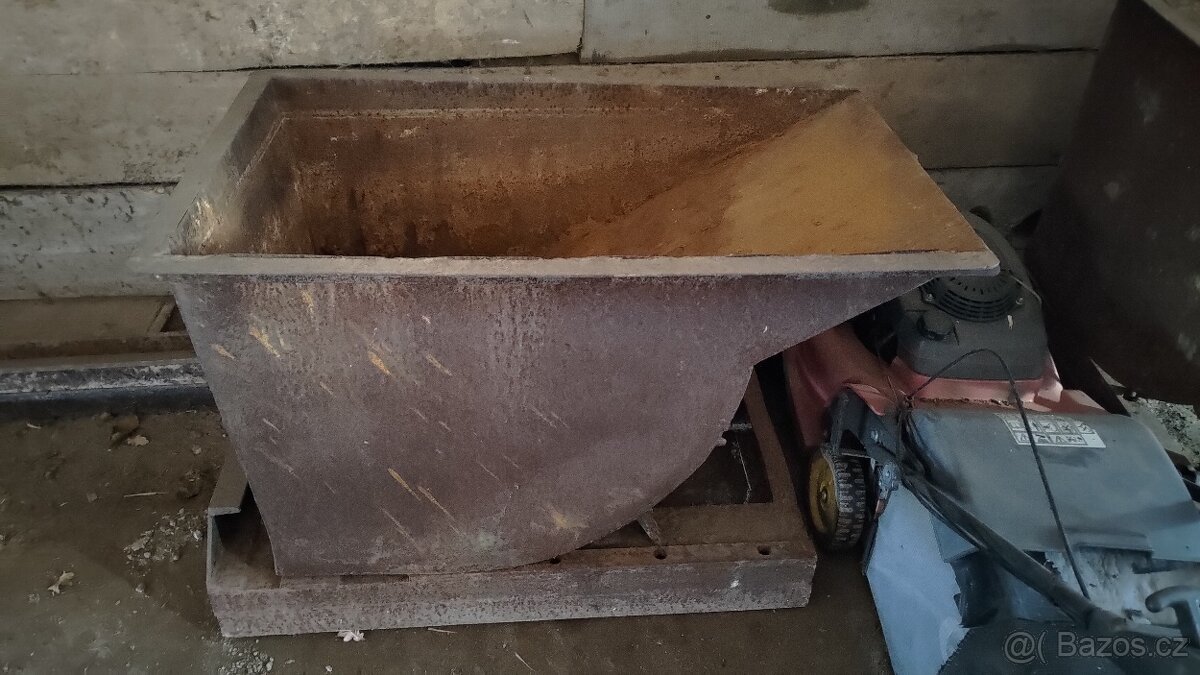 Výklopný kontejner