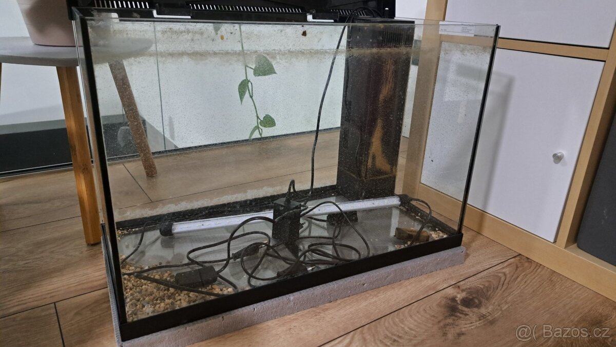 Prodám akvárium 110l