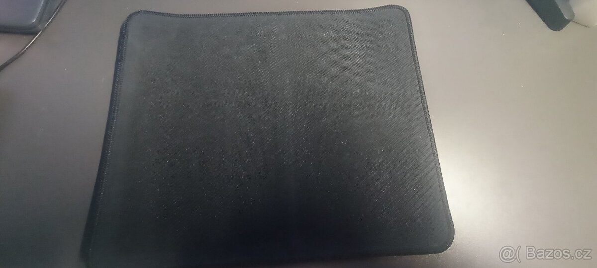 Nová herní podložka pod myš Genesis Carbon 500 M – nepoužitá