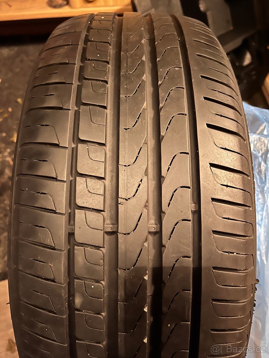 Pirelli Cinturato P7 215/55 R17 letní