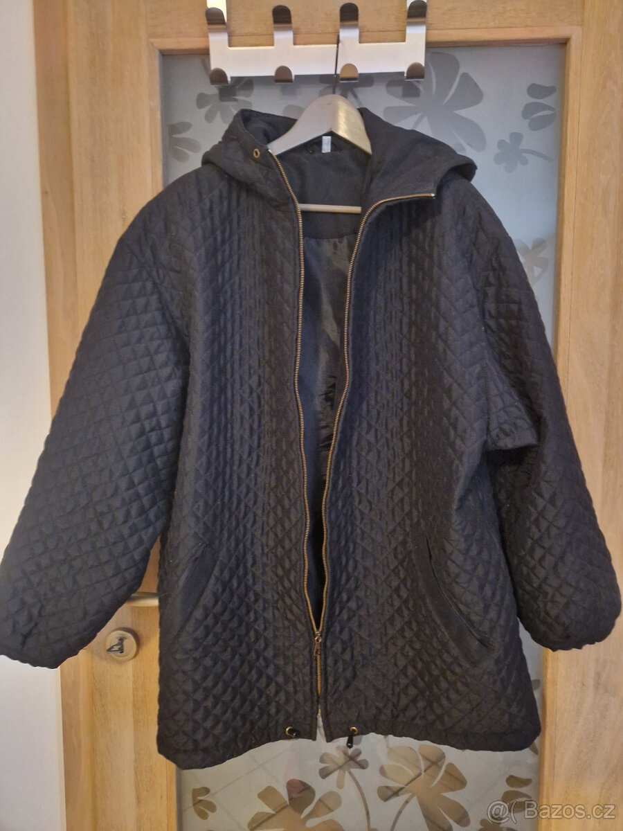 prodám dámskou prošívanou černou bundu za 300kč