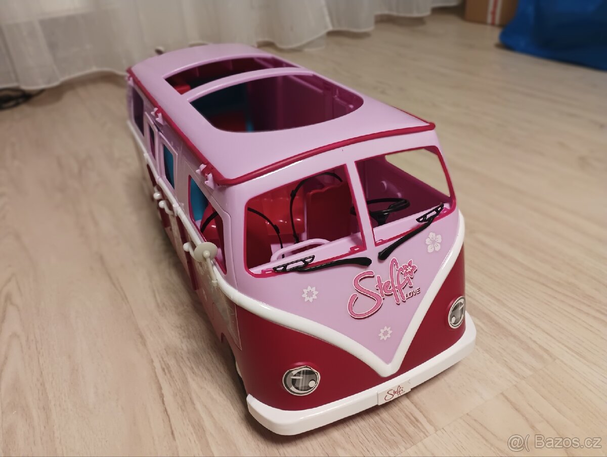 Karavan Steffi s panenkami a doplnky