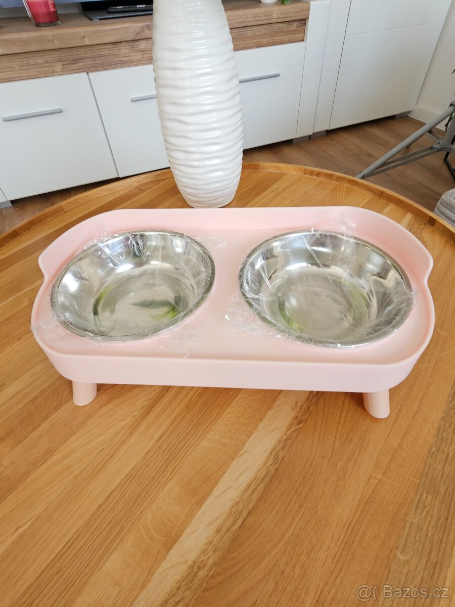 Nová dvojitá vyvýšená miska pro domácí mazlíčky
