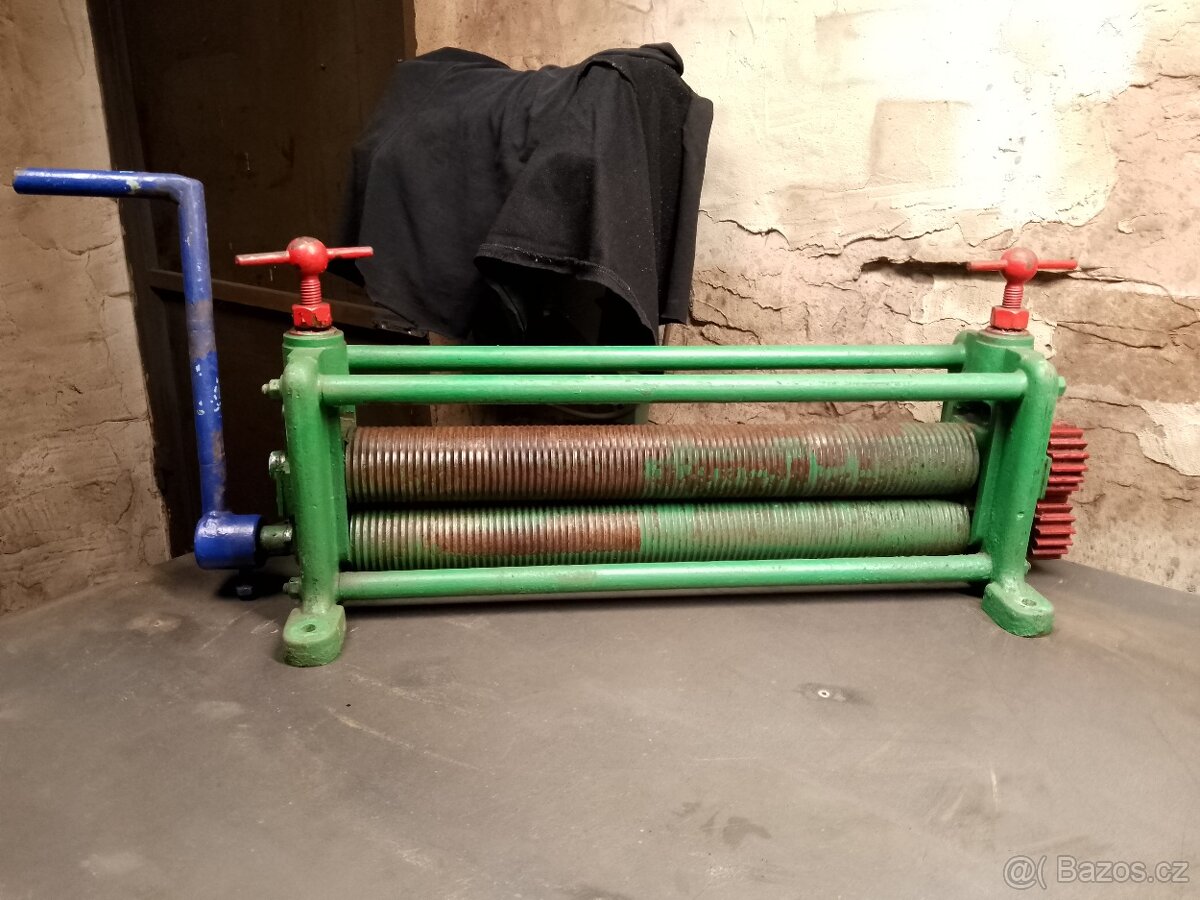 Valcovacka valcna na plech