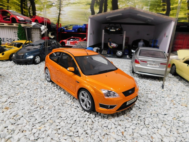 model auta Ford Focus ST Mk2 / Focus RS mk3 Otto mobile 1:18