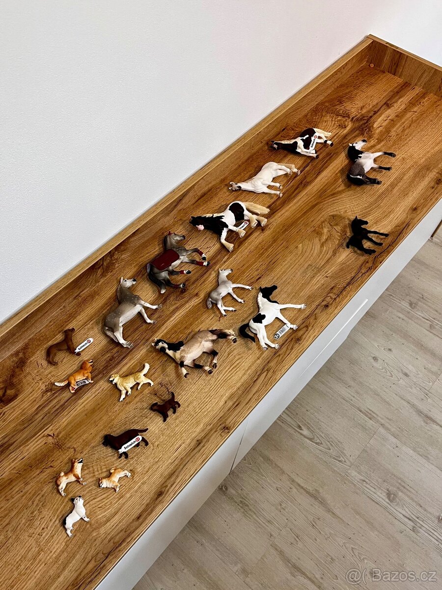 Schleich sada koně a psi