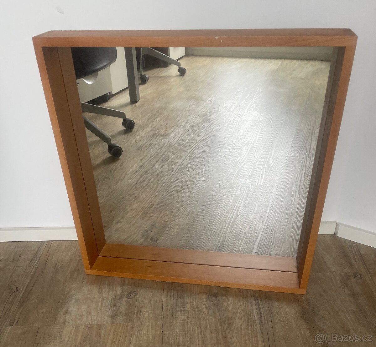 Zrcadlo IKEA MOLGER 60x60 s poličkou, dřevěný hluboký rám