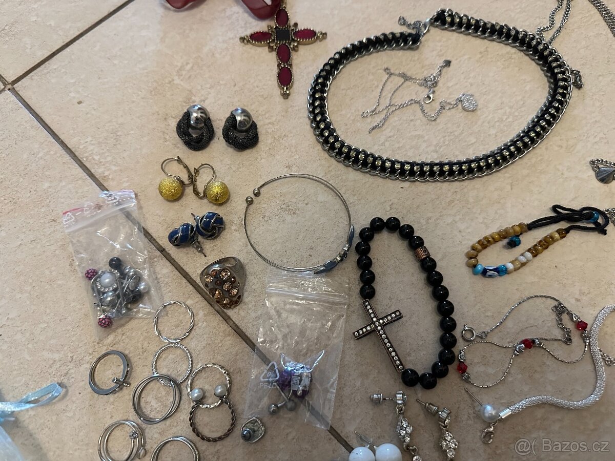 Různé šperky a doplňky – vše dohromady (použité)