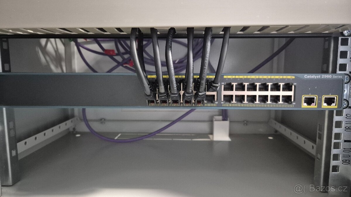 Switch Cisco Catalyst C2960-24TT-L