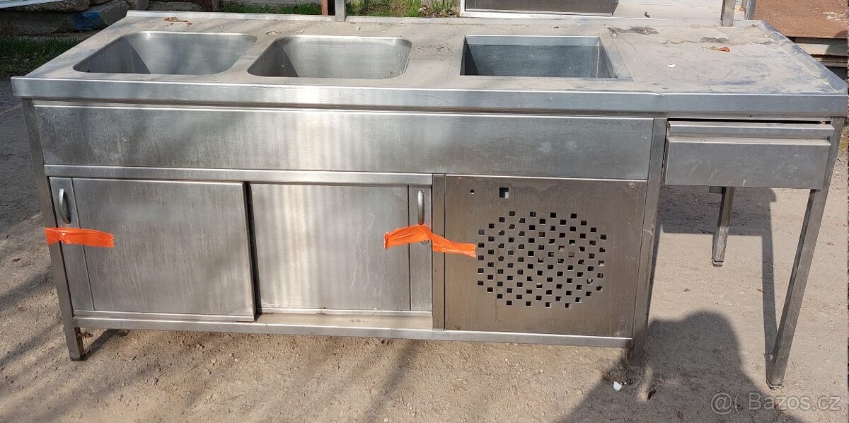 nerezový stůl se dvěma dřezy