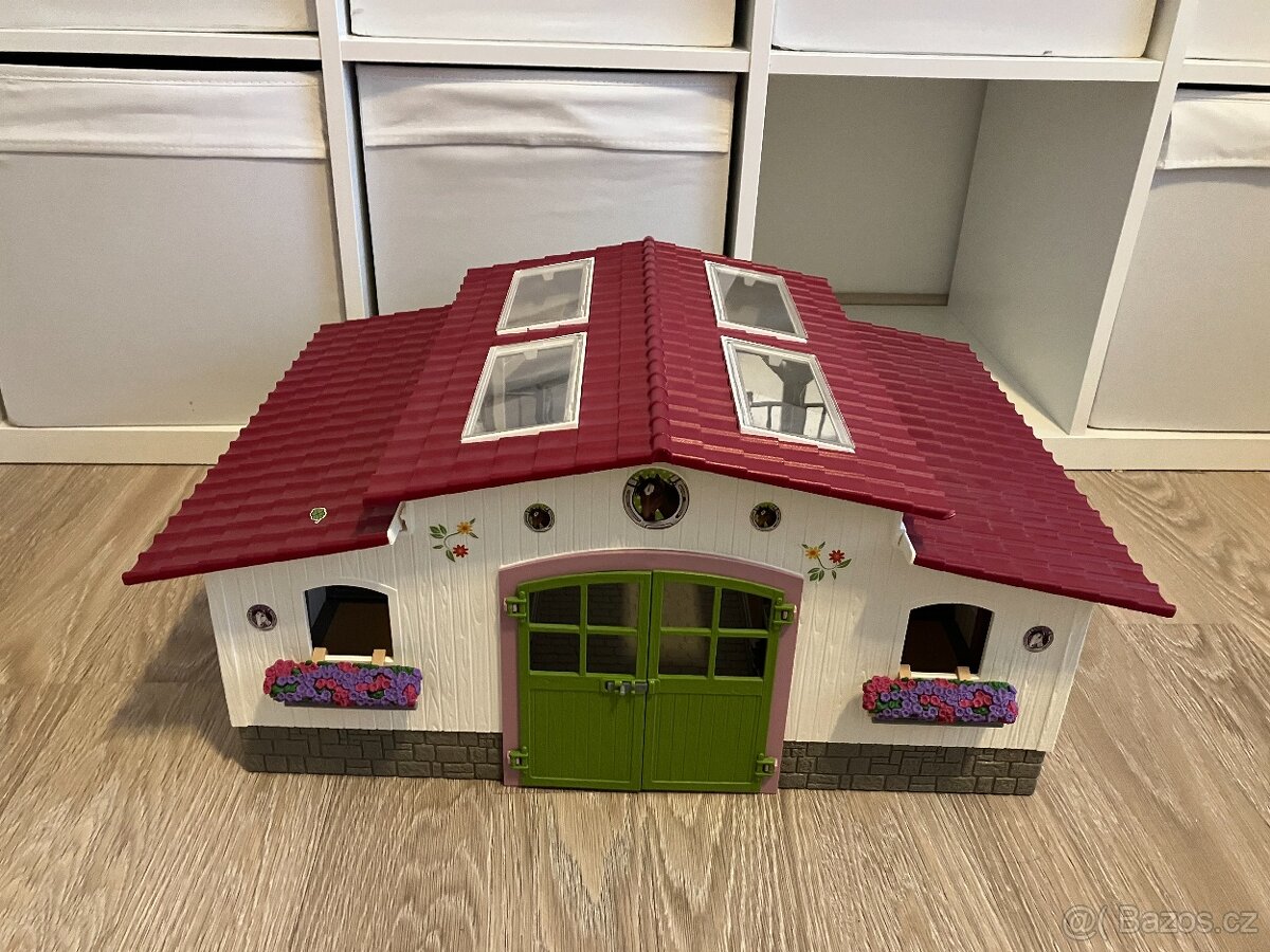 Schleich stáj s koňmi