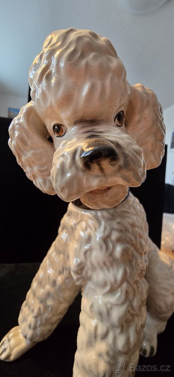 porcelánová figurka Pudla