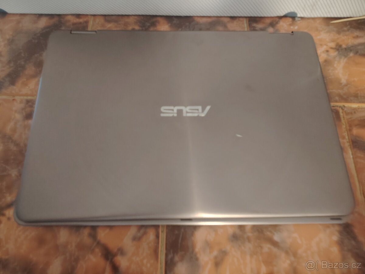 Asus zenbook dotykový displej