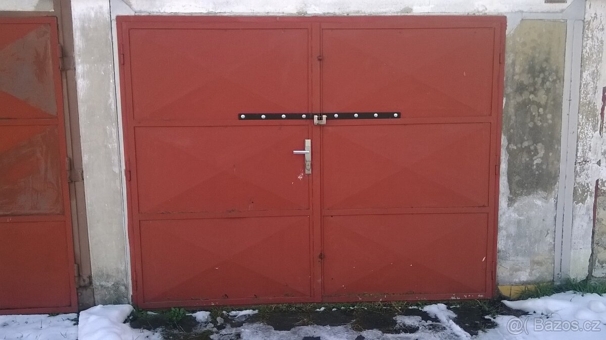 Garáž Opava Bochenkova el.230V - zimní cena