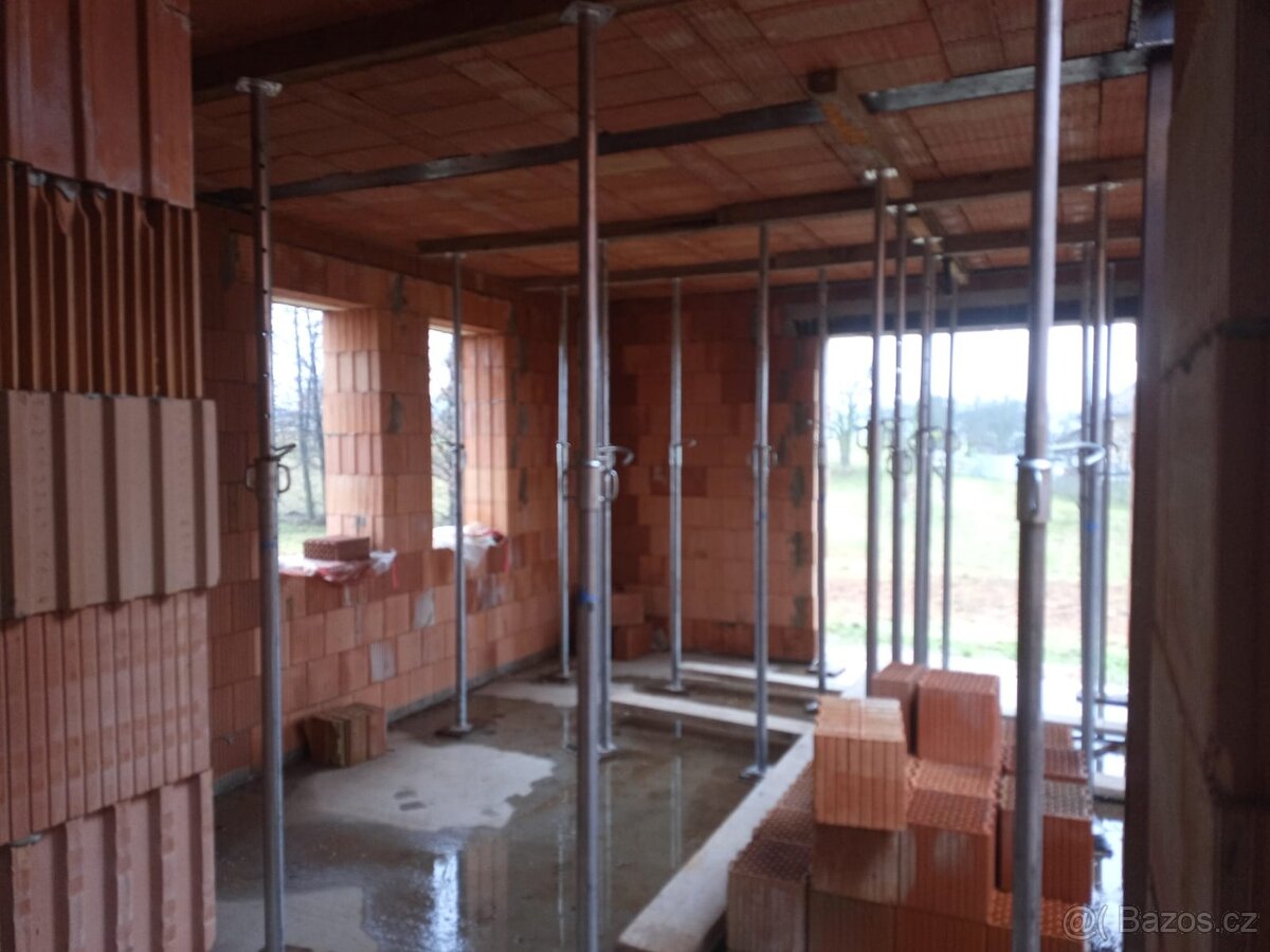 Stavební stojky - pronájem -