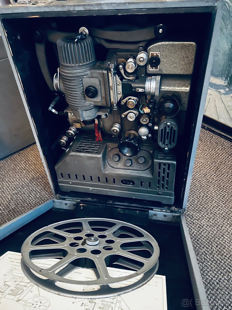 Promítačka meopta 16 mm