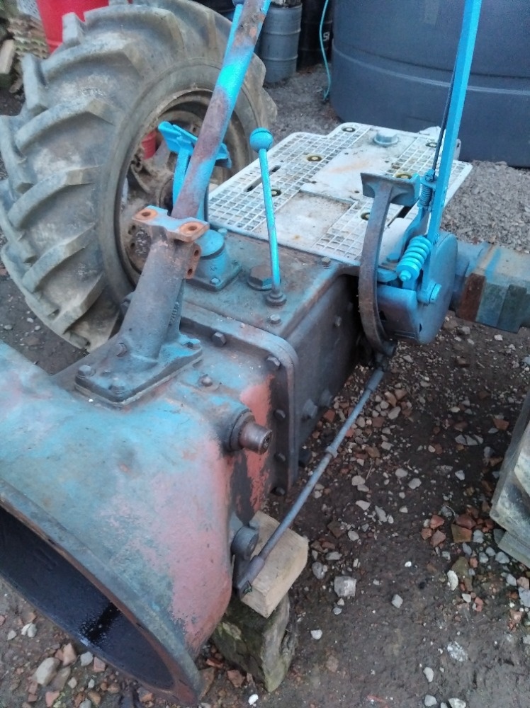 Prodám převodovku na ZETOR 25N-kulatá, rychlá