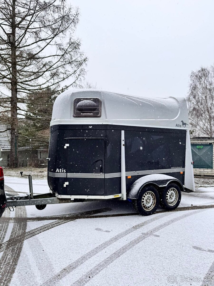 Prodám přepravník na 2 koně Humbaur Atis