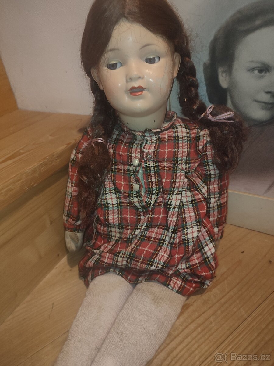 Starožitná panenka