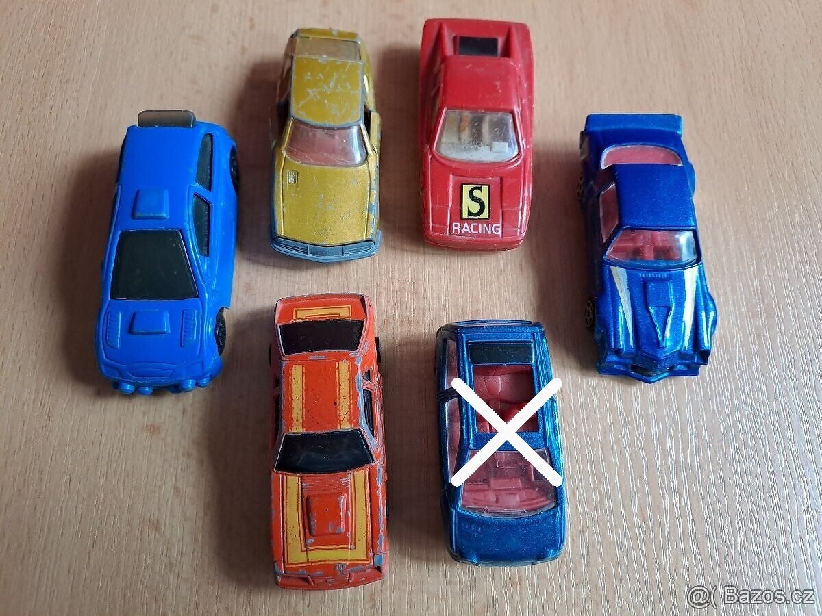 Kovové modely aut 1:58–1:72 – sbírka 5 ks modelů