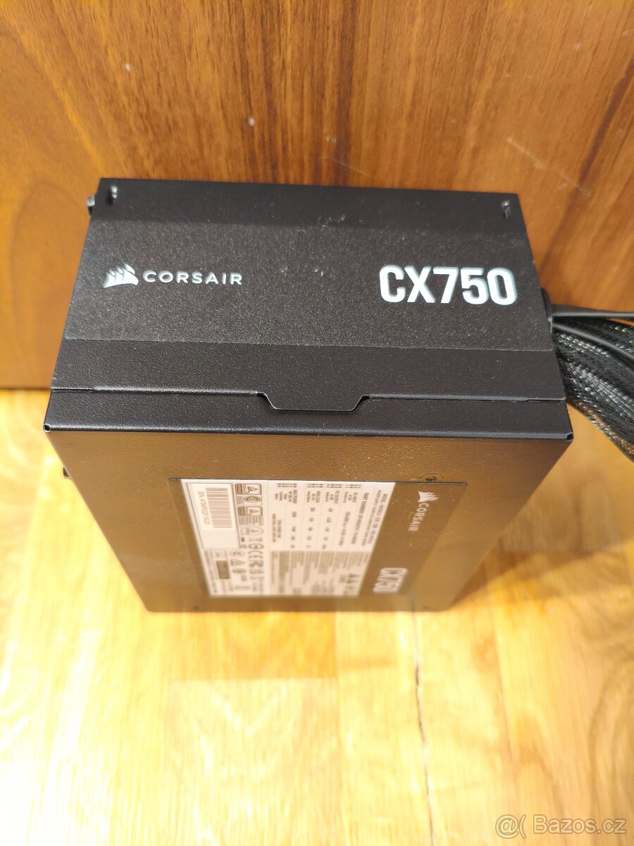 Corsair zdroj 750W