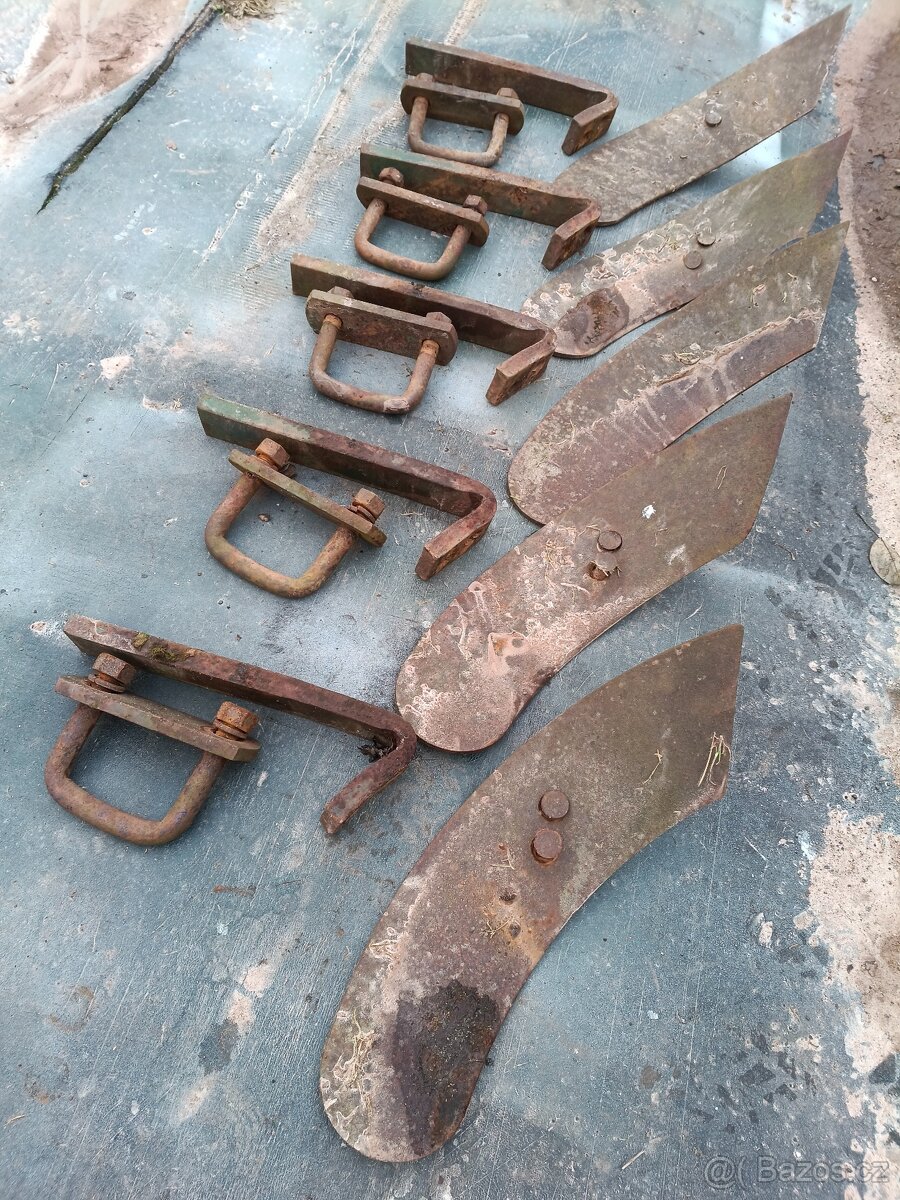 Roudnický pluh , zahrnovače , před odhrnovačky