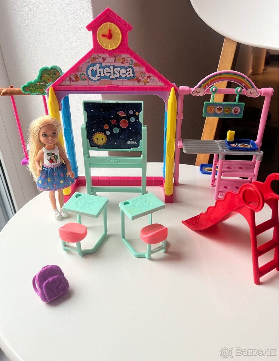 Barbie Chelsea školička škola hřiště