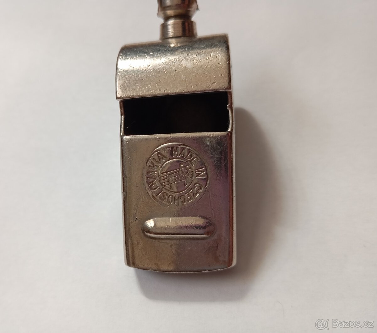 Retro kovová píšťalka z Československa