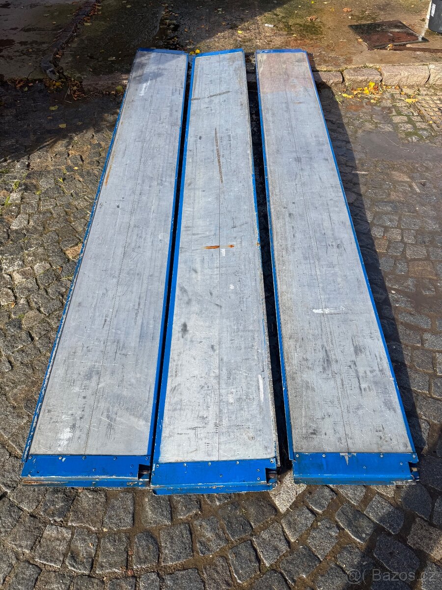 Hliníkové bočnice sajtny