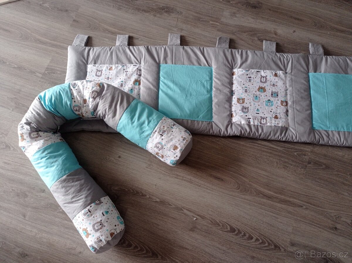 Kapsář za postel a válec