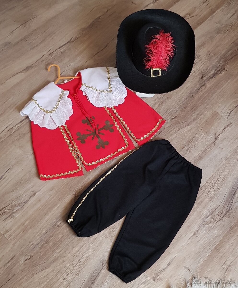 Kostýmek mušketýr. Vel.116.