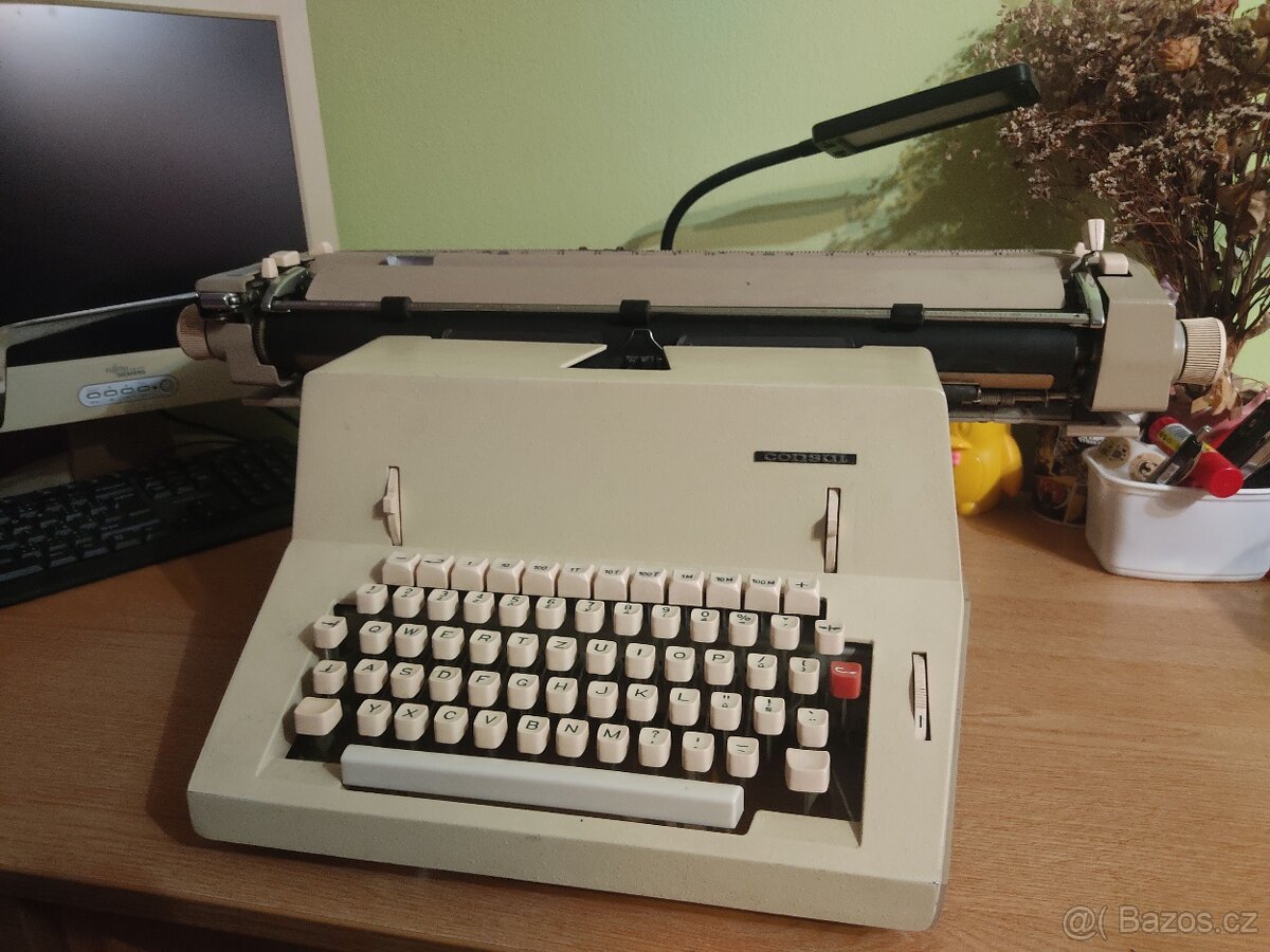 Psací stroj Consul