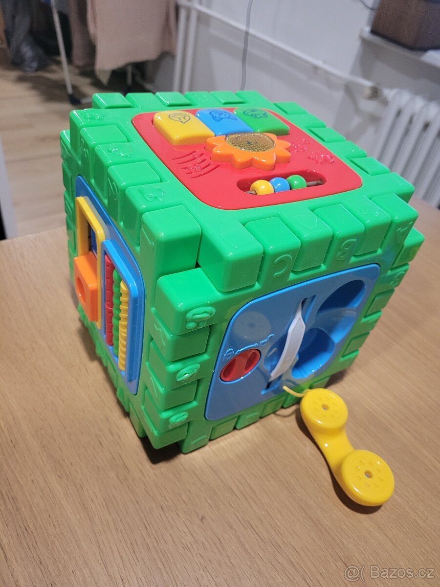 Hraci kostka pro miminko