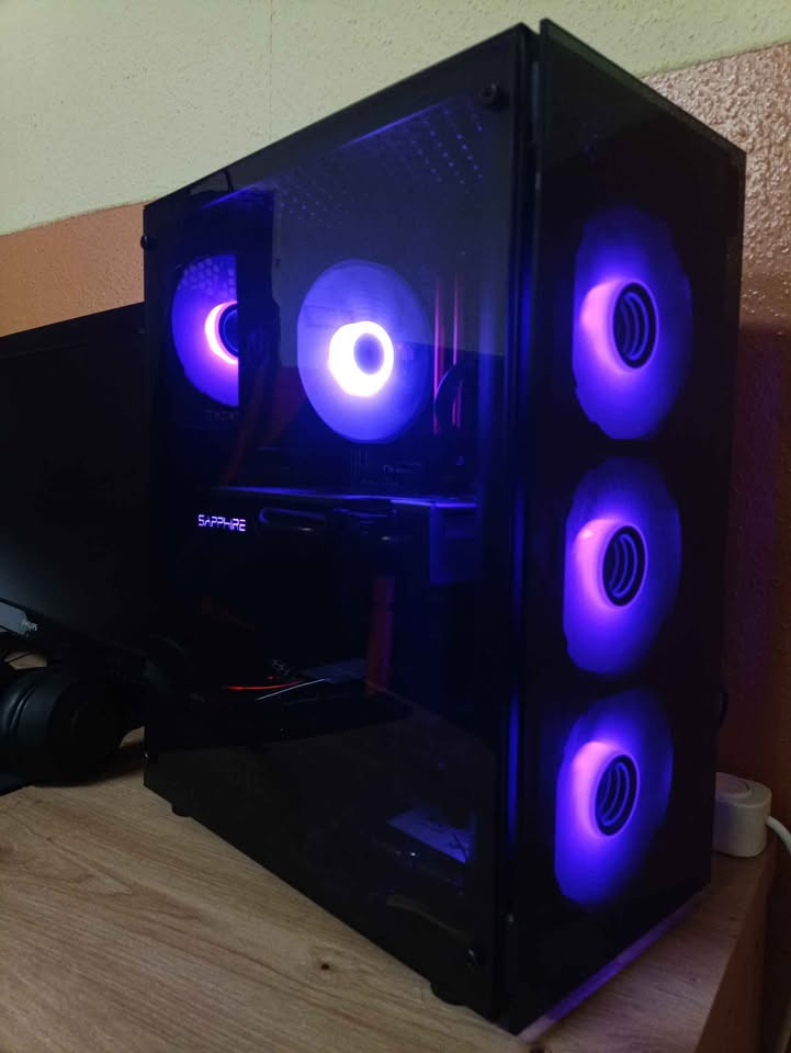 Starší herní počítač