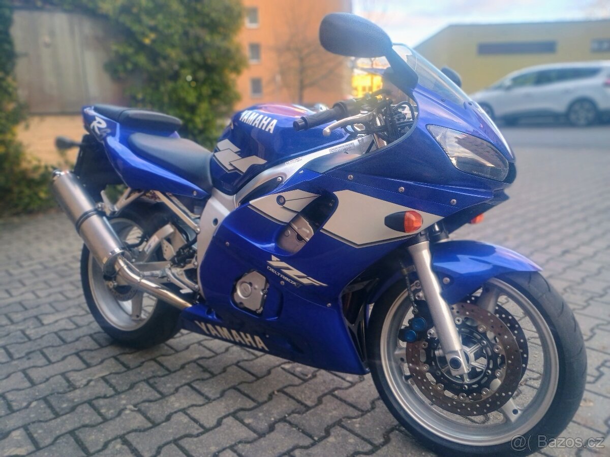 Yamaha YZF-R6 1999 první model 24tis km.