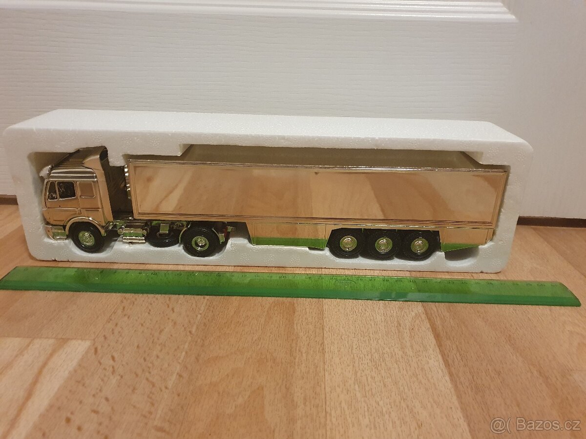 Angličák Mercedes z 80. let