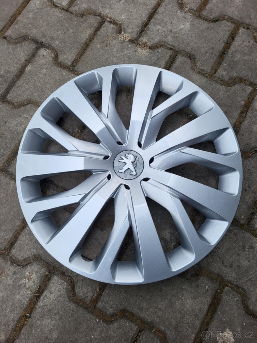 1 kus poklice Peugeot 16"