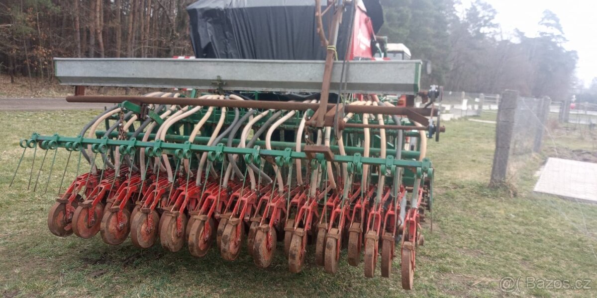 Prodám secí stroj s přípravou