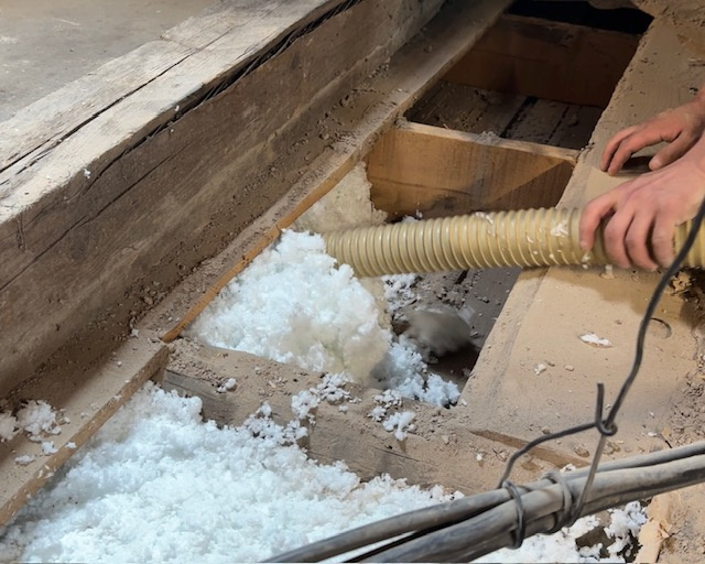 Foukaná lehká nehorlavá izolace Supafil - dutý strop/Palach