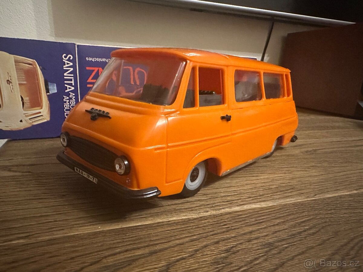 Škoda 1203, skvělý stav, náhradní obal originál