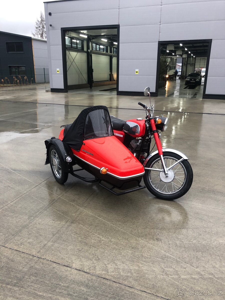 Jawa 350/634 s Velorex 562